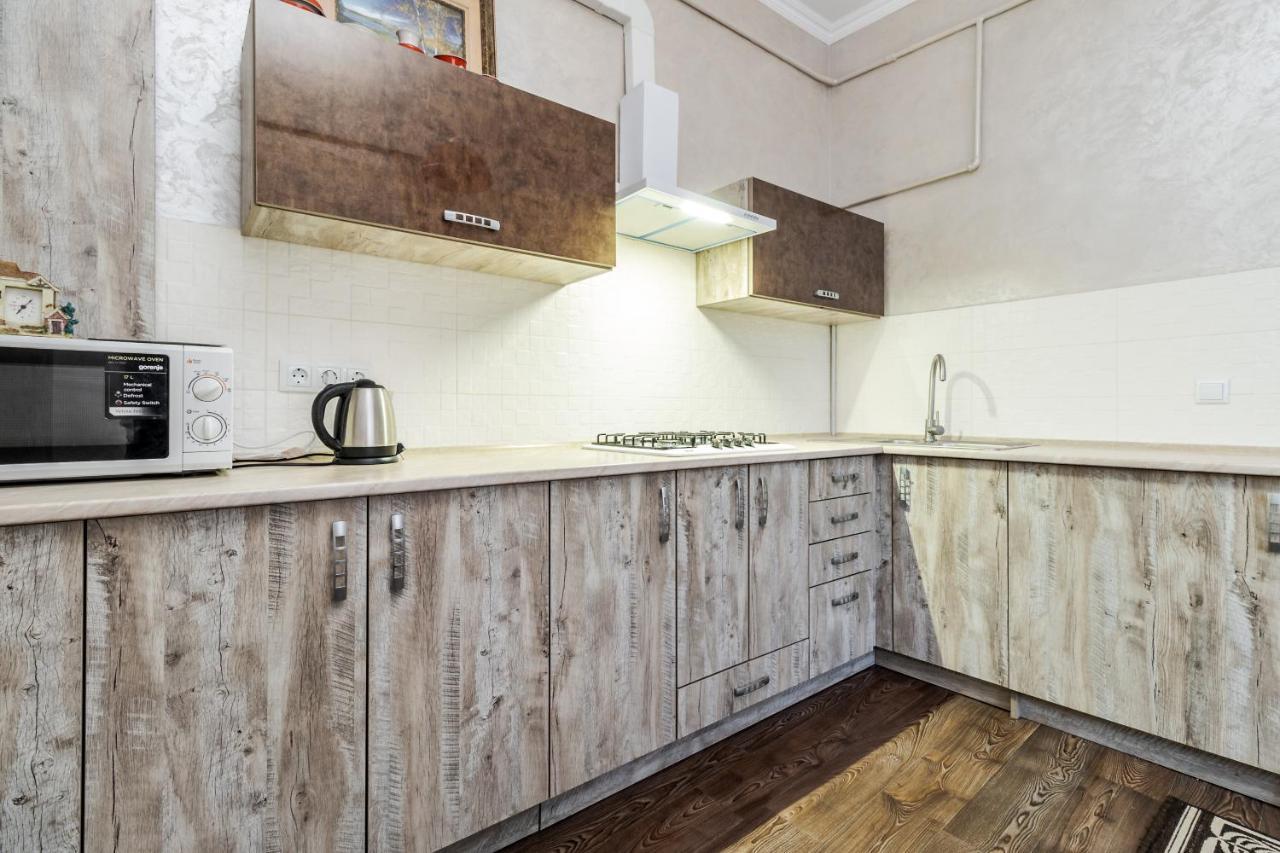 Akademika Hnatyuka Apartment Lviv Kültér fotó