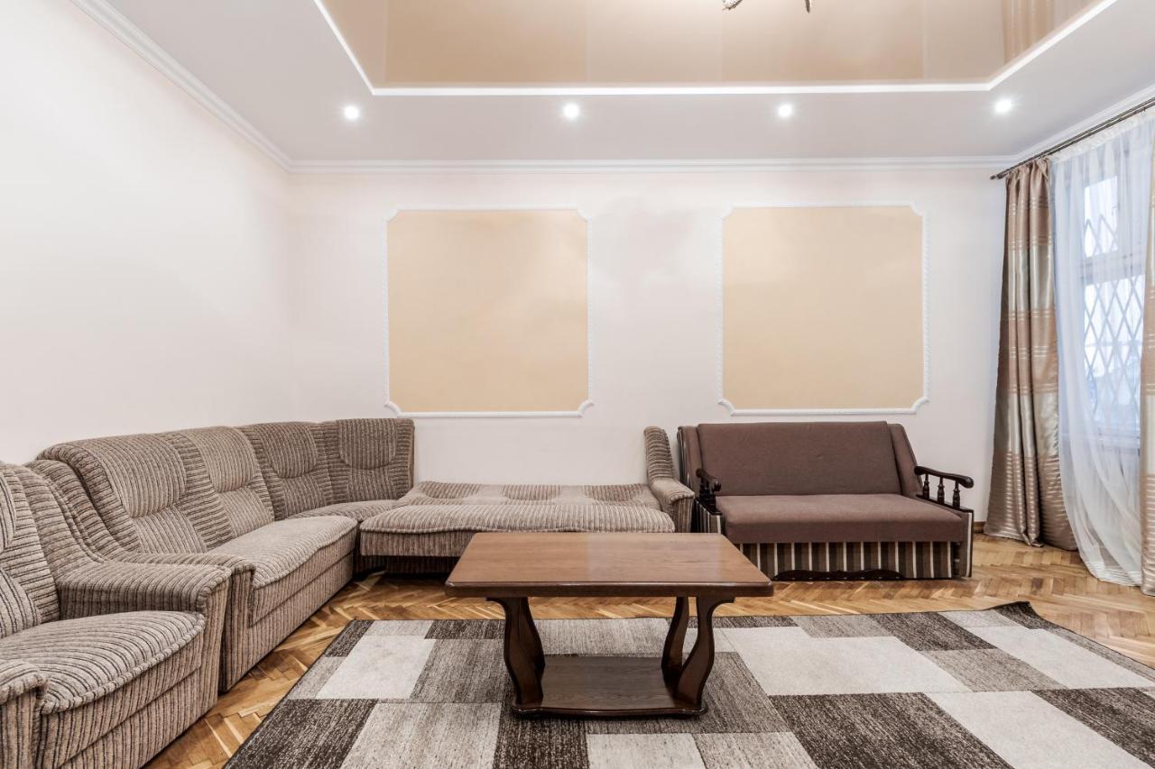 Akademika Hnatyuka Apartment Lviv Kültér fotó